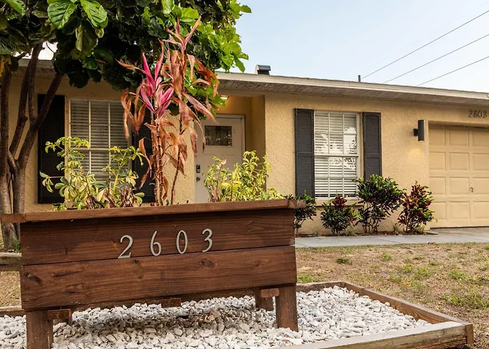 Upscale Ybor House With Outdoor Living Space