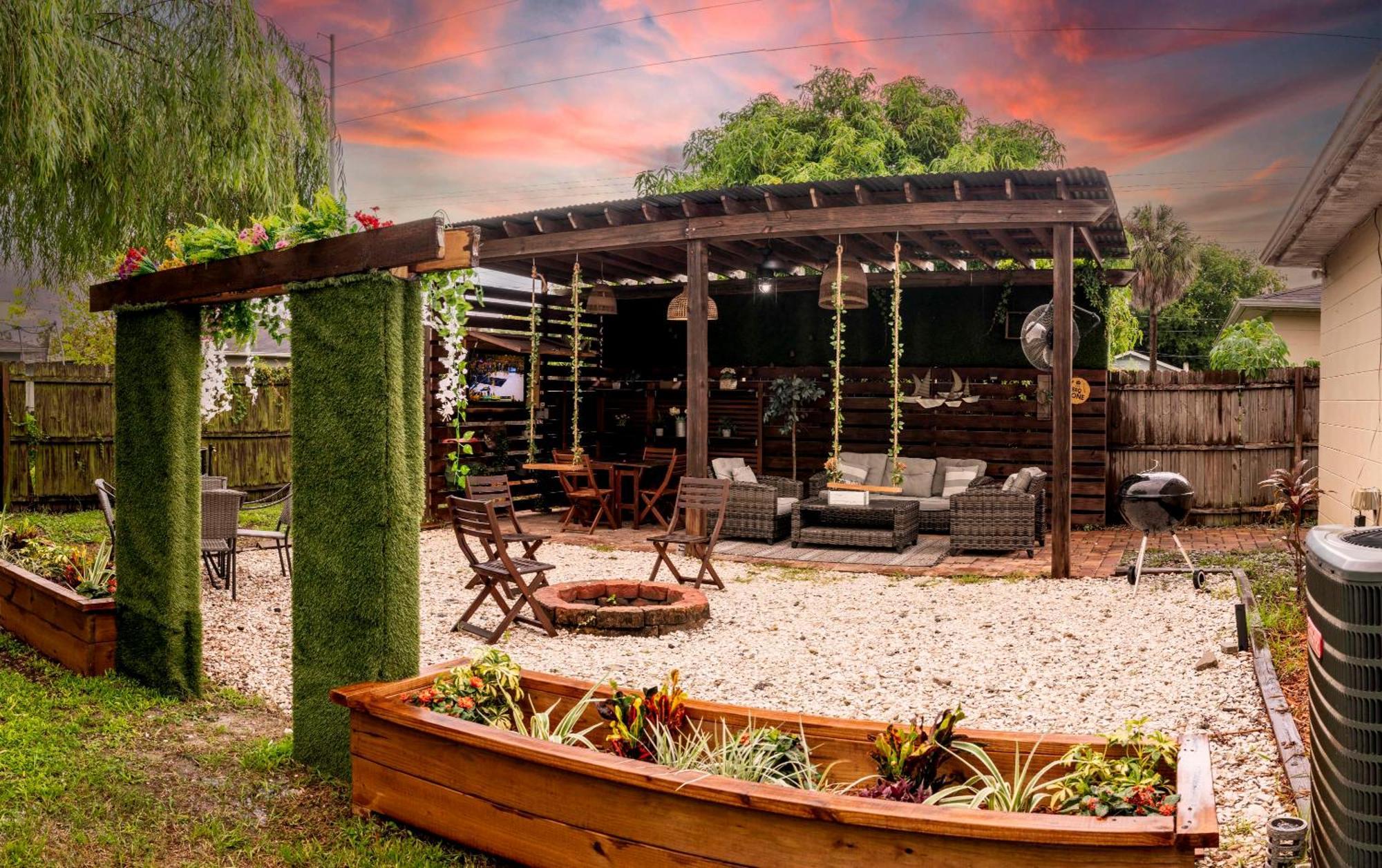 Upscale Ybor House With Outdoor Living Space Ferienhaus *