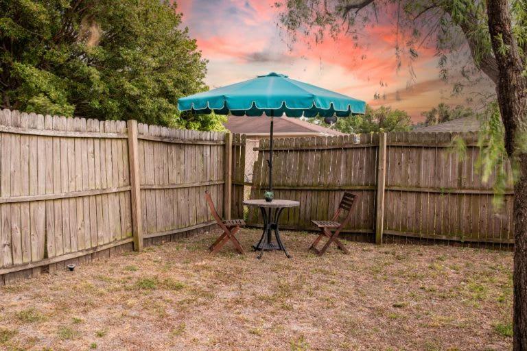 Upscale Ybor House With Outdoor Living Space Ferienhaus Tampa