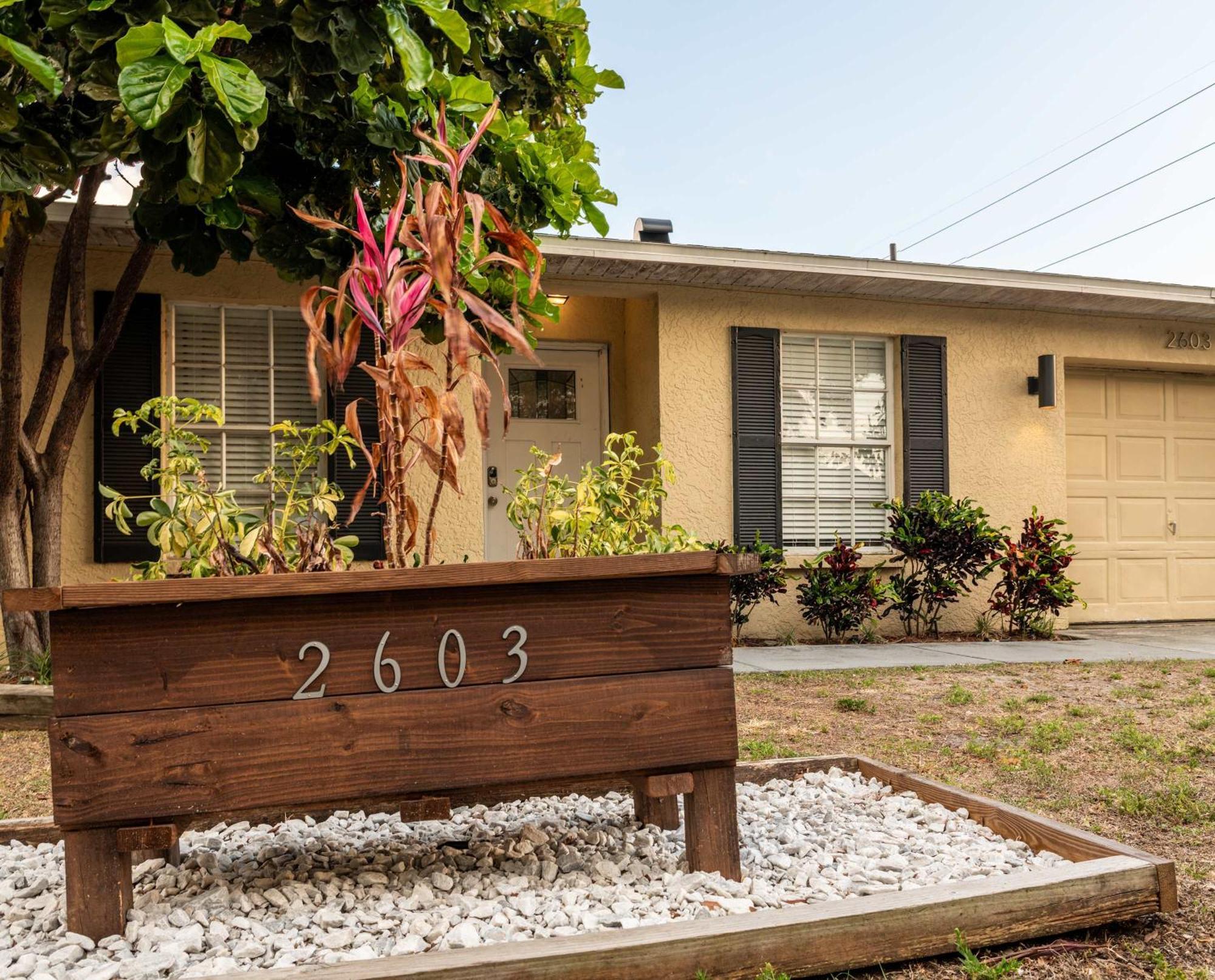 Upscale Ybor House With Outdoor Living Space Ferienhaus Tampa
