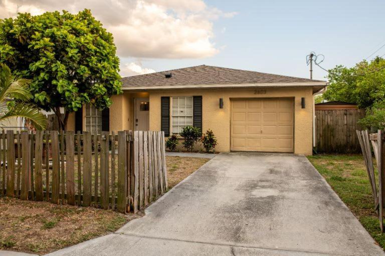 Upscale Ybor House With Outdoor Living Space Casa vacanze